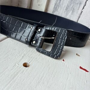 Navy blue faux leather belt size 8 sku 2019